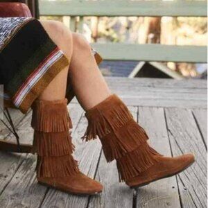 Minnetonka tan Suede Fringe Moccasin 3 Layer Boots 9